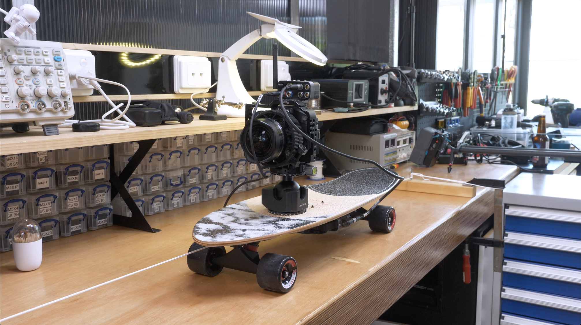 axiiio-skateboard-dolly-rig.png