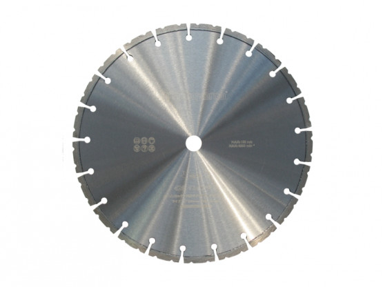 husqvarna-420-white-diamond-blade-555x416.jpeg