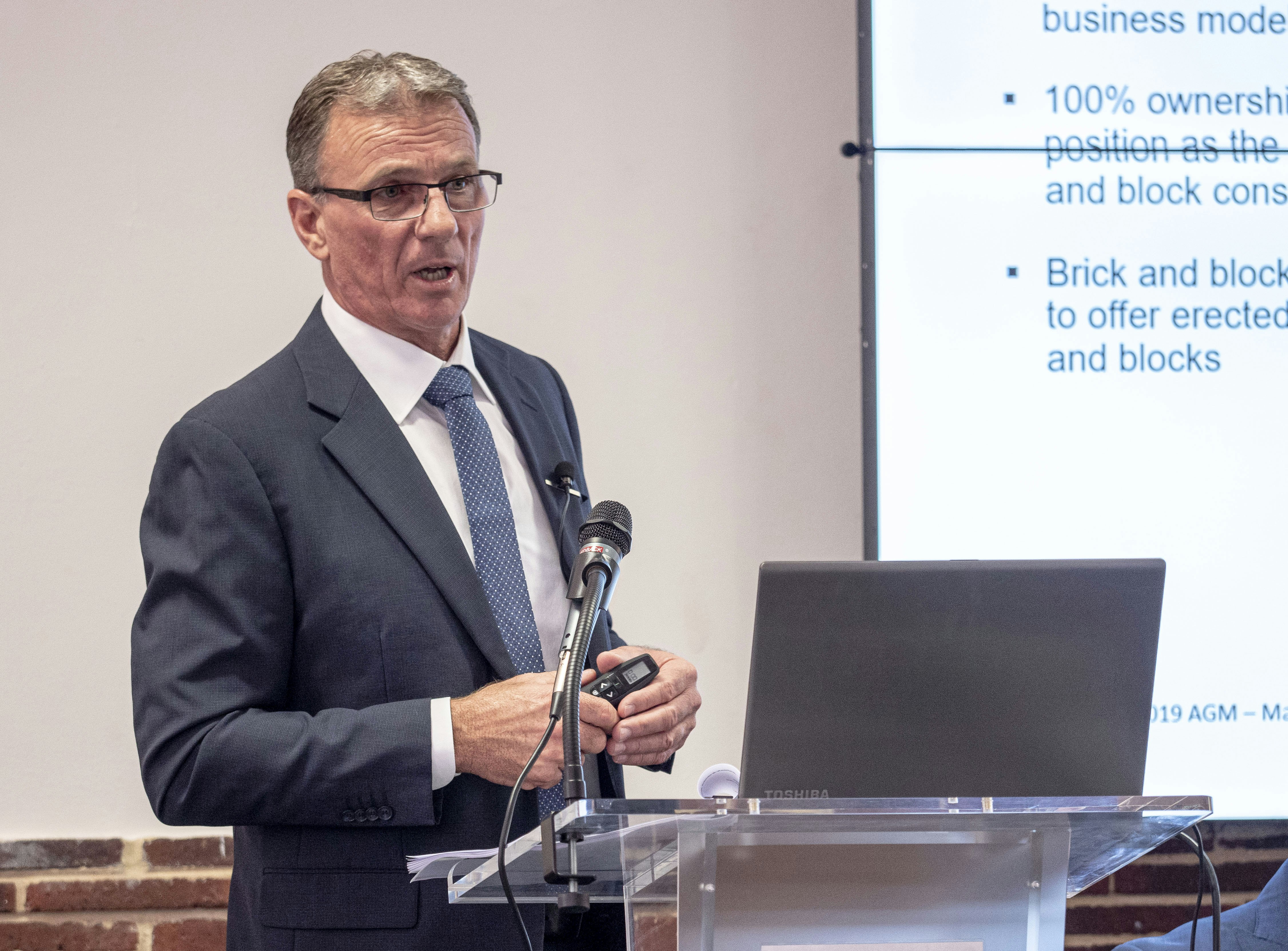 191209agm077.jpg