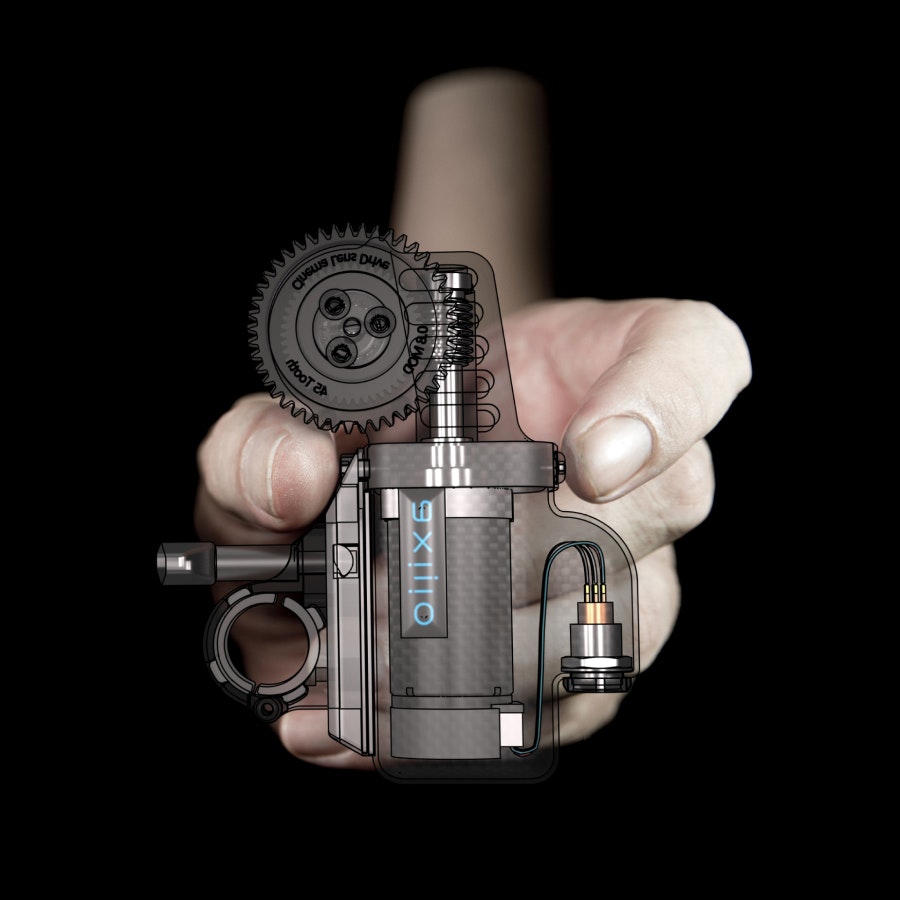900x900-motor-hand-technical.jpg